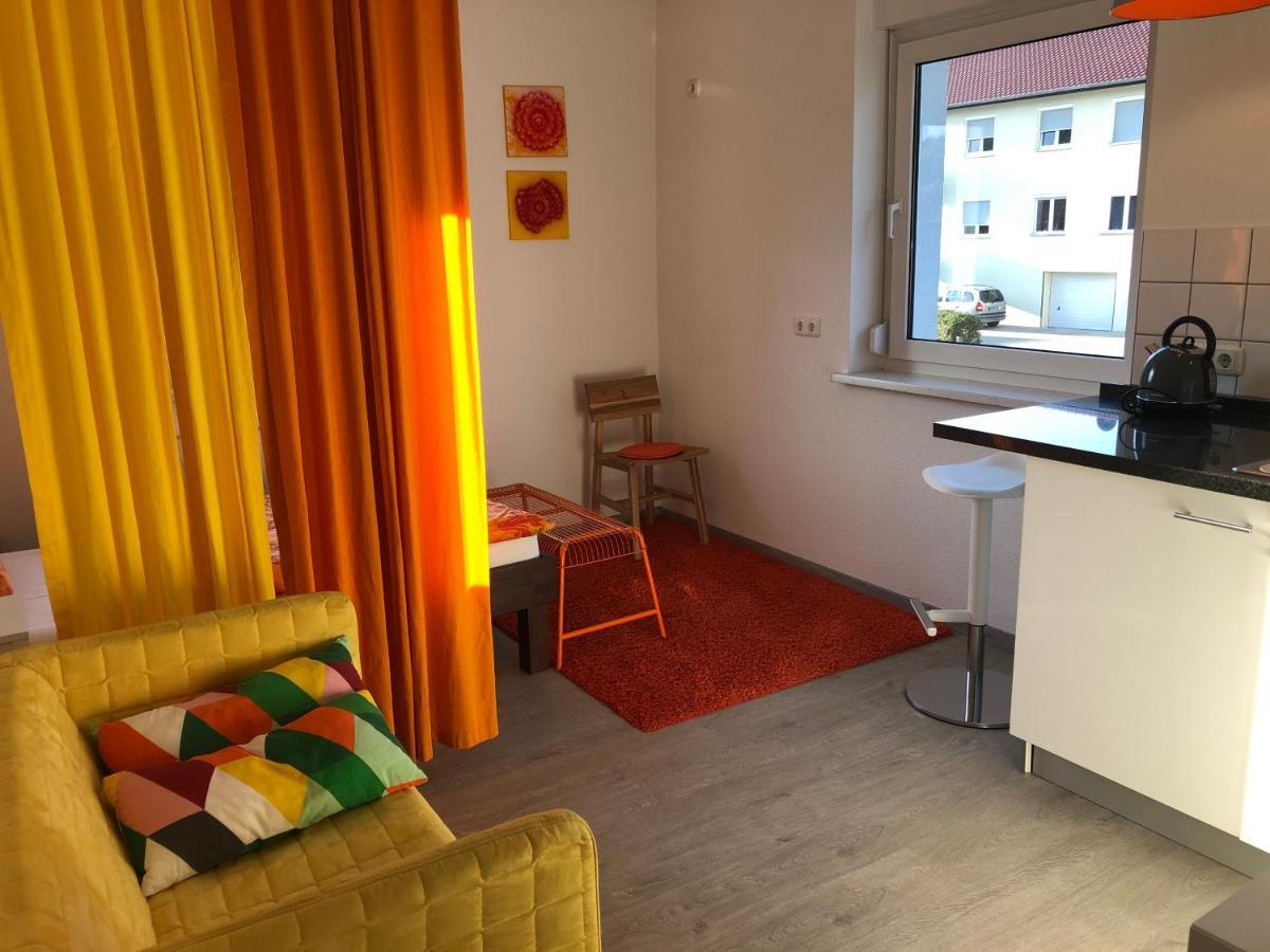 Altstadt Naehe 7 Min Fussweg Ueber Alte Maibruecke Zu Pension Mit Balkon & Garten, Ideal For Long Stay, Relocation Ochsenfurt Exterior foto