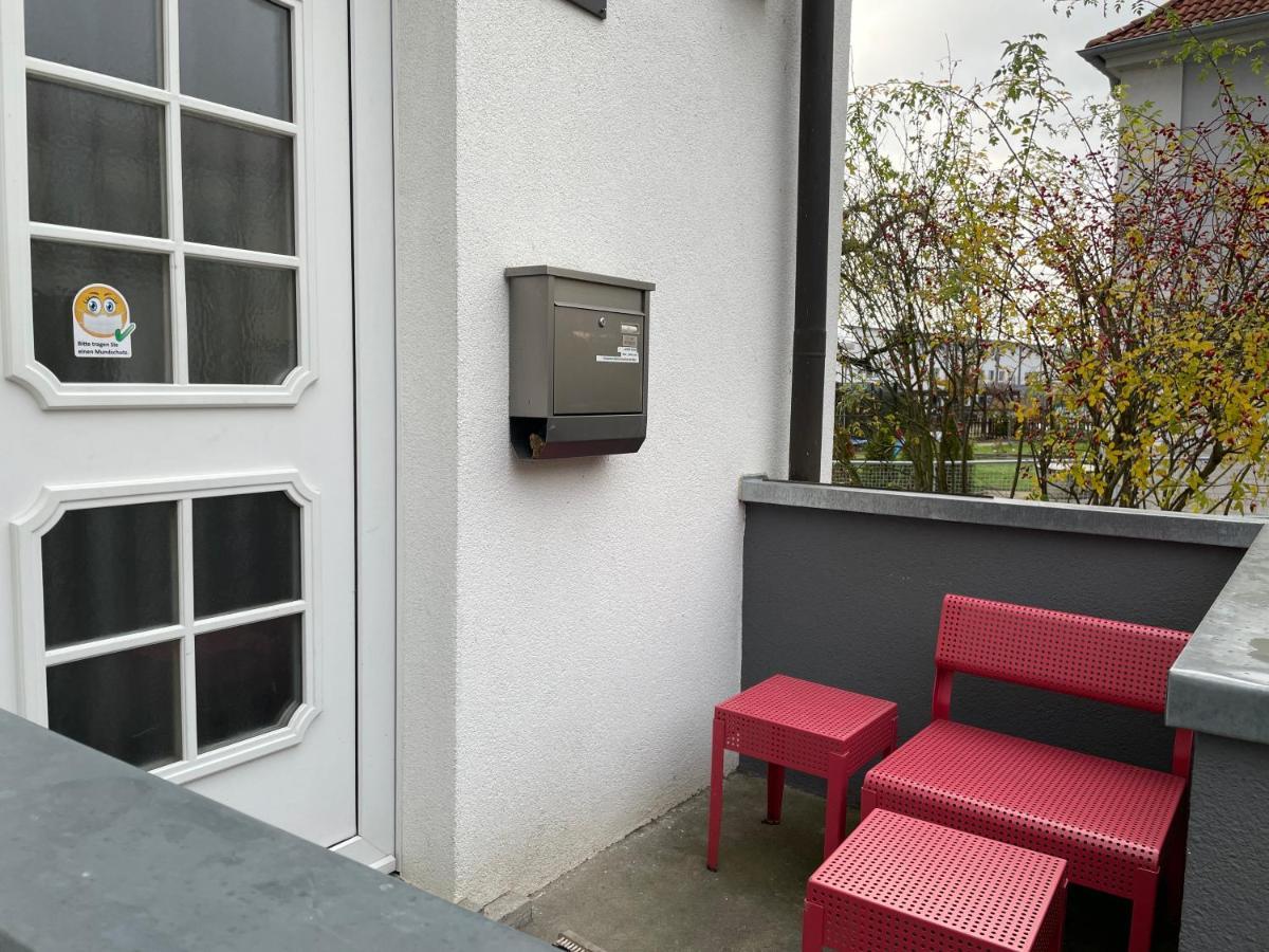 Altstadt Naehe 7 Min Fussweg Ueber Alte Maibruecke Zu Pension Mit Balkon & Garten, Ideal For Long Stay, Relocation Ochsenfurt Exterior foto