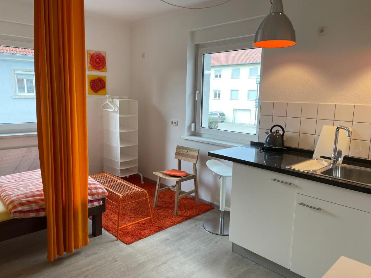 Altstadt Naehe 7 Min Fussweg Ueber Alte Maibruecke Zu Pension Mit Balkon & Garten, Ideal For Long Stay, Relocation Ochsenfurt Exterior foto